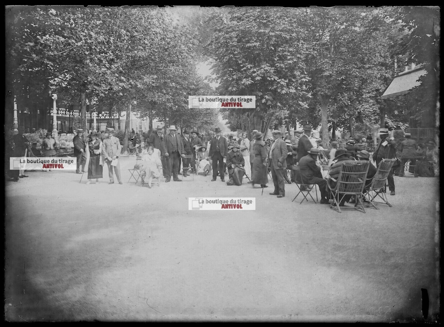 Plaque verre photo ancienne négatif noir et blanc 13x18 cm Vittel galerie source