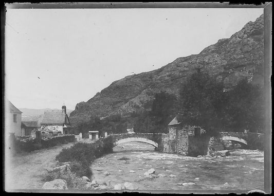 Plaque verre photo négatif noir et blanc 6x9 cm rivière montagne Luchon France