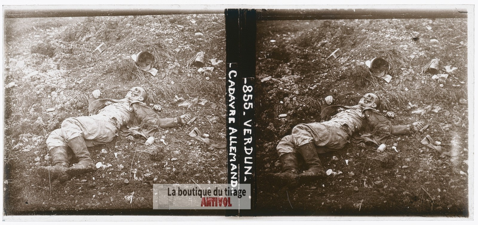 Verdun, cadavre allemand, guerre WW1, plaque verre photo ancienne stéréo 6x13 cm