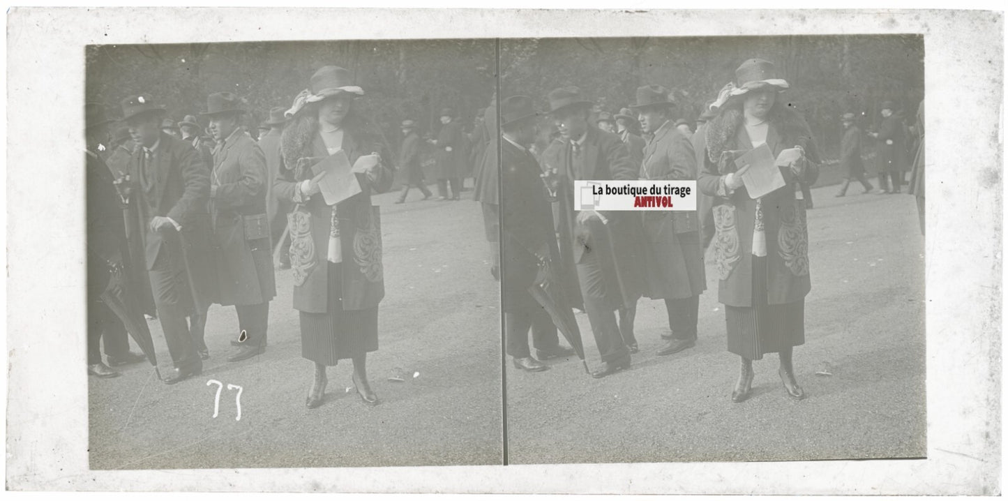 Personnages, Longchamp, Paris, plaque verre stéréoscopique, positif 8,5x17 cm