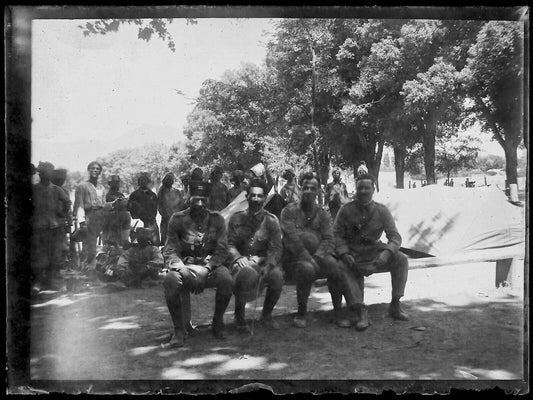 Plaque verre photo ancienne noir et blanc négatif 9x12 cm soldats hommes groupe