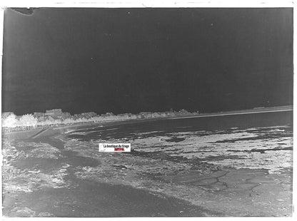 France, paysage mer, Plaque verre photo ancienne, négatif noir & blanc 9x12 cm