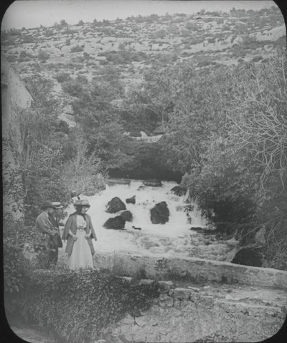 Source Fontaine l’Evêque, Var, photo ancienne plaque de verre, positif 8,5x10 cm