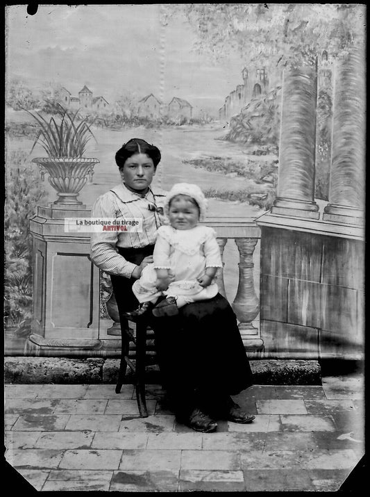 Plaque verre photo ancienne négatif noir et blanc 9x12 cm jeune fille enfant