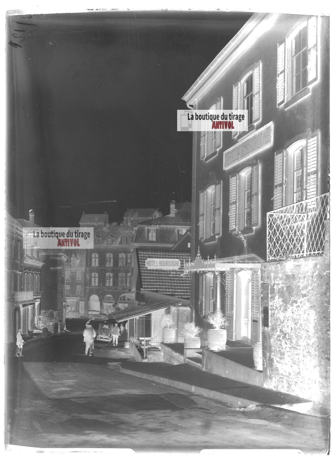 Plaque verre photo ancienne négatif noir et blanc 13x18cm Beaucourt voiture rue