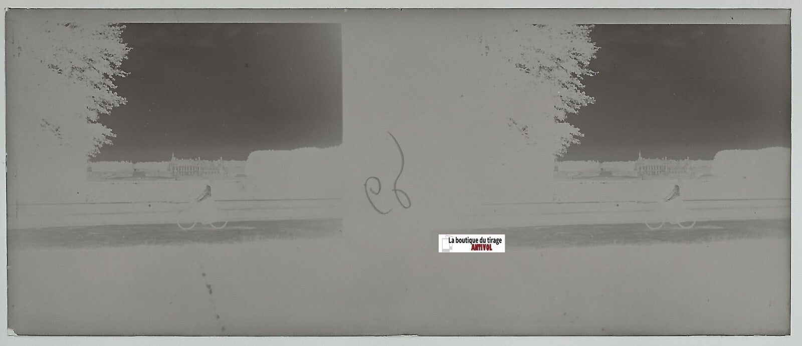Vélo, château, Plaque verre photo stéréo, négatif noir & blanc 4,5x10,7 cm