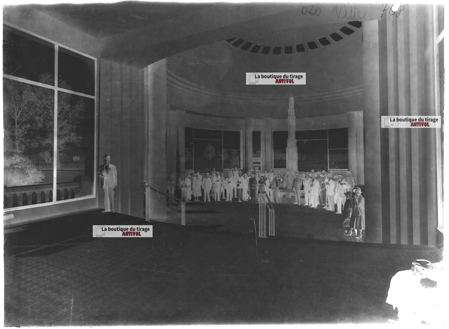 Plaque verre photo ancienne négatif noir et blanc 13x18 cm Vittel France groupe