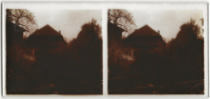 Maison village, rivière, Plaque verre photo stéréo, positif noir & blanc 6x13 cm