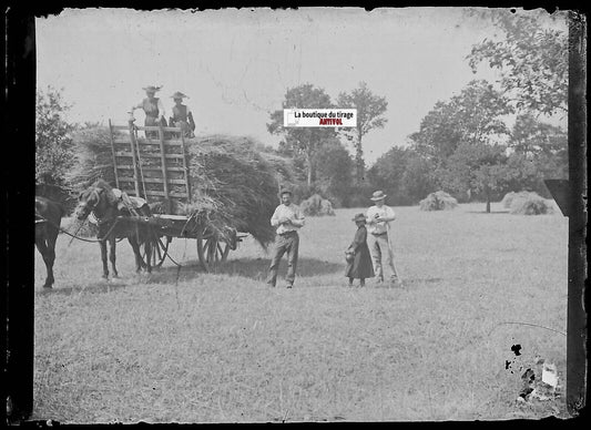 Moisson, paysans, Plaque verre photo ancienne, négatif noir & blanc 6x9 cm - La Boutique Du Tirage 