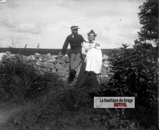 Couple avec nourrisson, famille, plaque verre photo ancienne, négatif 9x12 cm