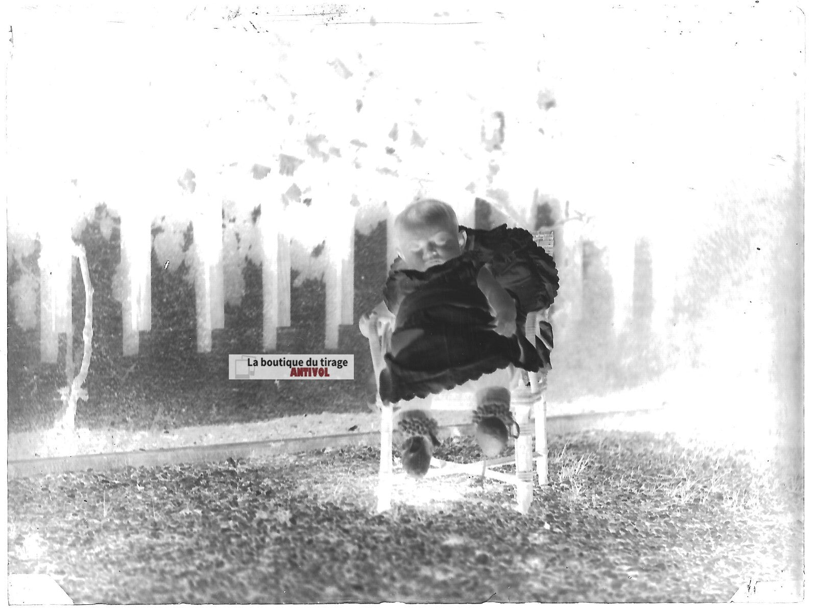 Plaque verre photo ancien négatif noir et blanc 9x12 cm enfant bébé France