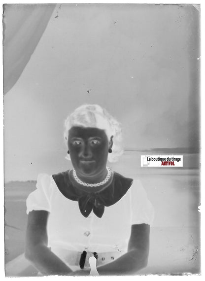 Portrait femme, France, Plaque verre photo, négatif ancien noir & blanc 6x9 cm