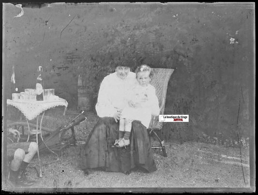 Famille, apéritif, Plaque verre photo ancienne, négatif noir & blanc 9x12 cm