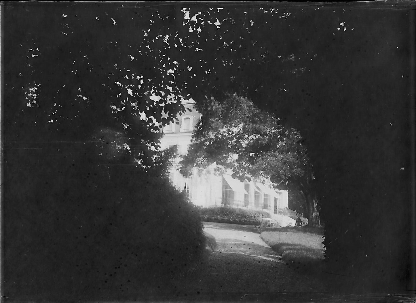 Plaque verre photo ancienne négatif noir et blanc 6x9 cm château vintage France