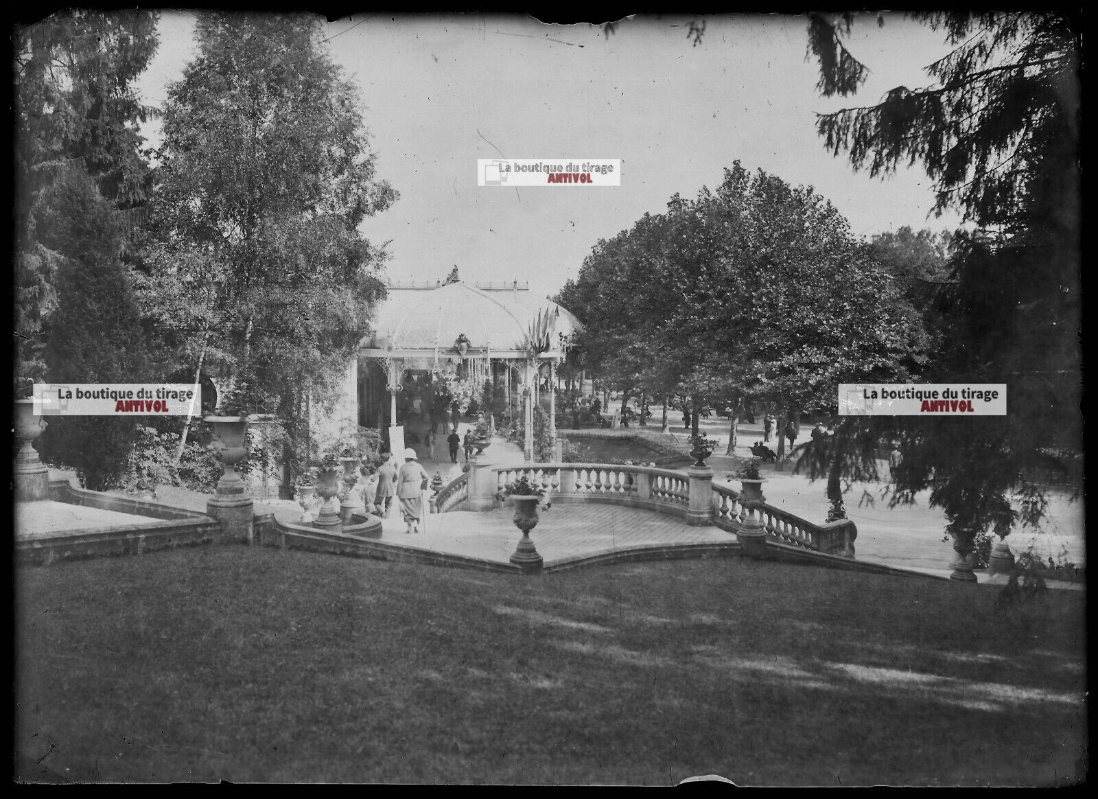 Plaque verre photo ancienne négatif noir et blanc 13x18 cm Vittel galerie source