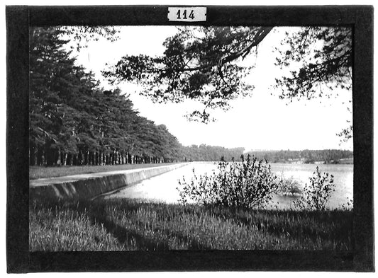 Plaque verre photo ancienne positif noir et blanc 6x9 cm eau lac parc France 