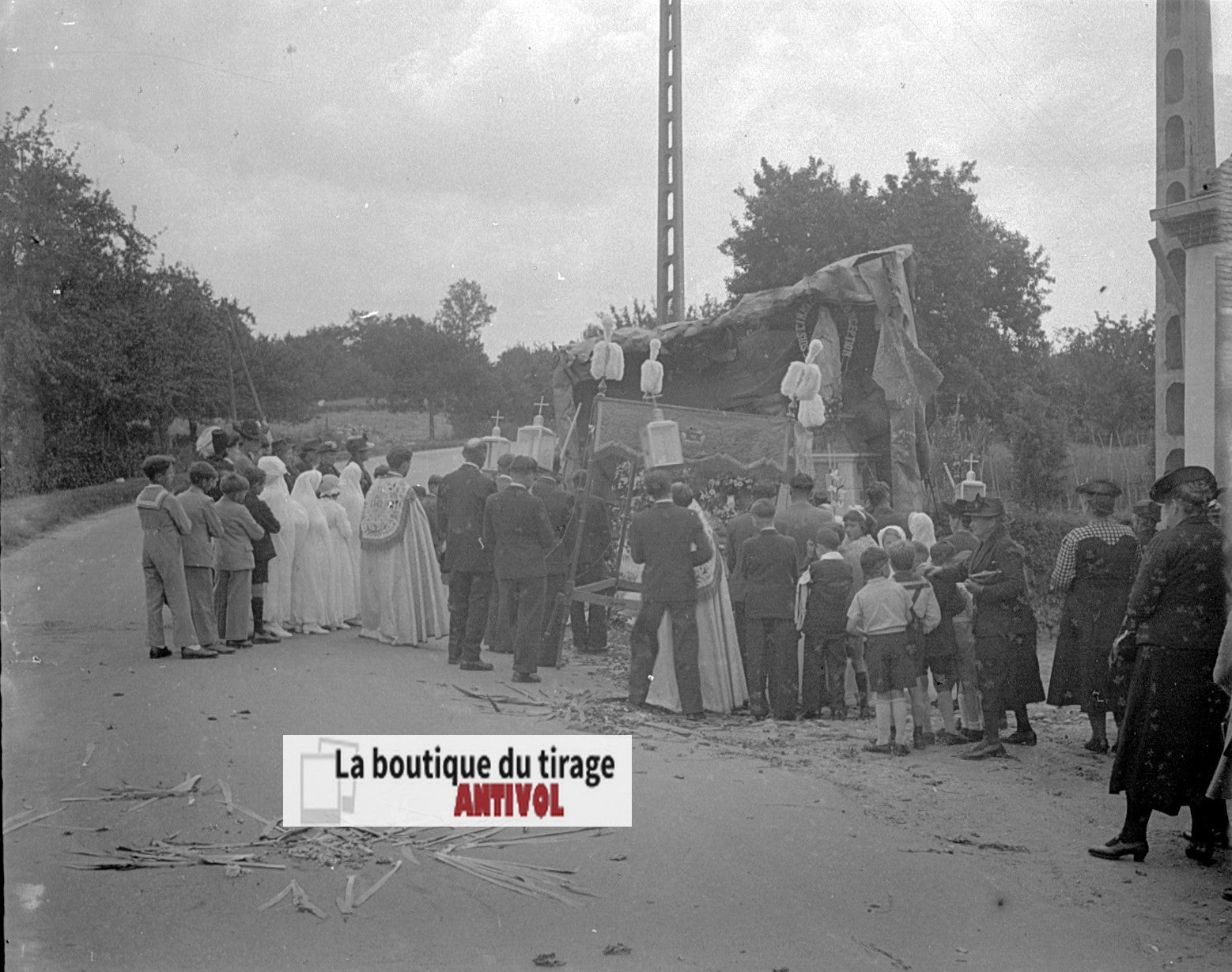 Procession, village France, plaque verre, photo ancienne, négatif N&B 6x13 cm