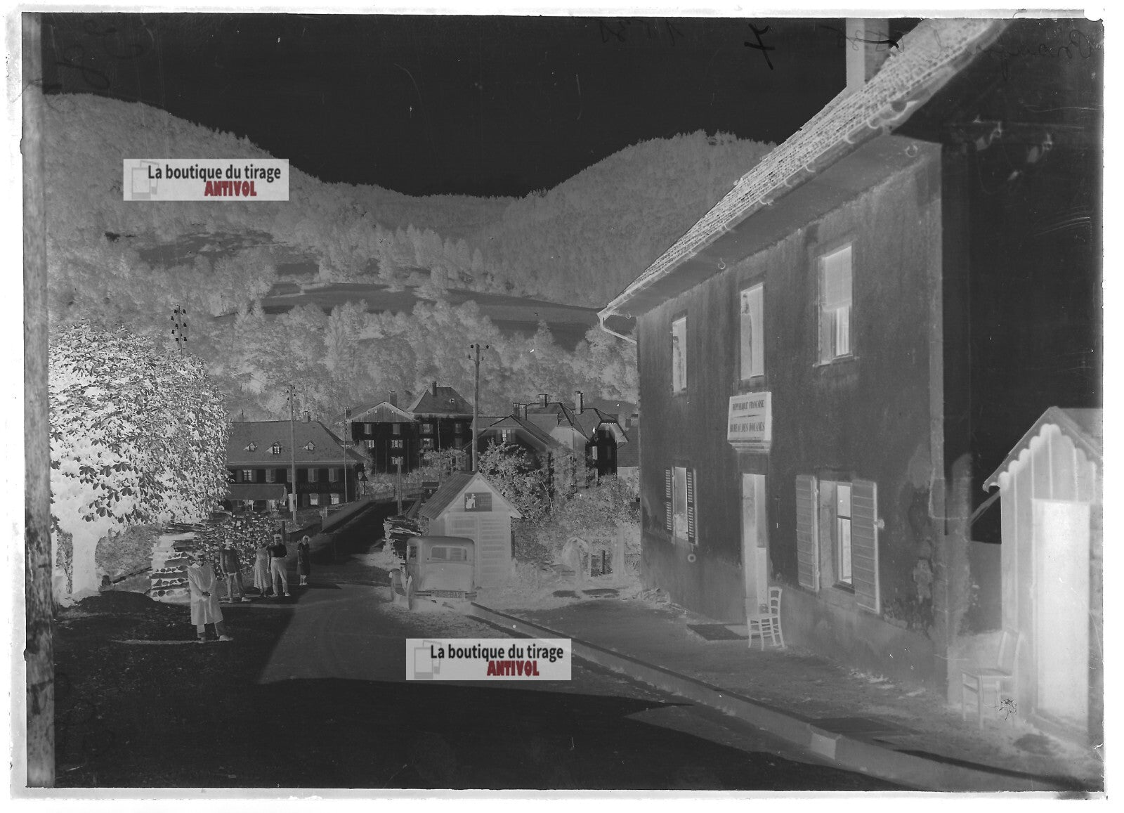 Plaque verre photo ancienne négatif noir et blanc 13x18 cm Biaufond voiture
