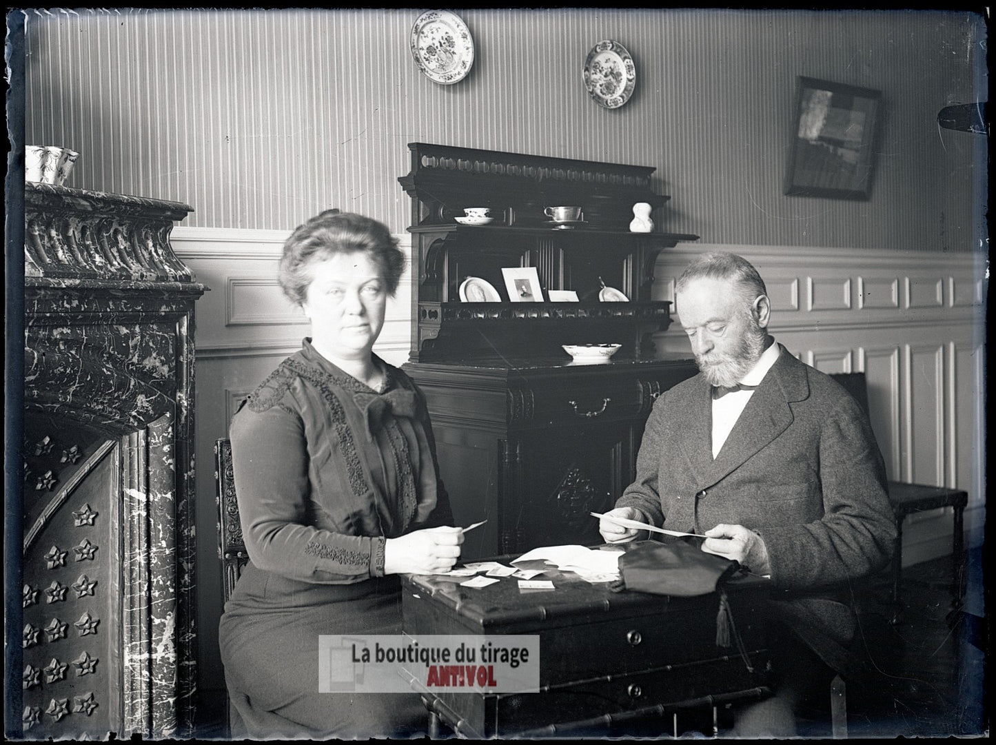 Homme, femme, couple, salon, plaque verre, photo ancienne, négatif 9x12 cm
